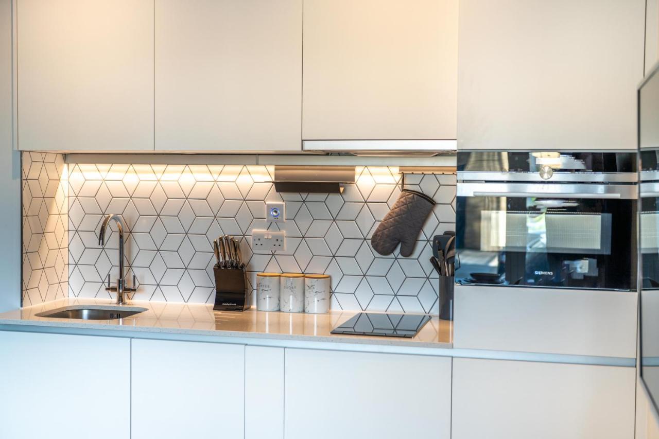 Cozy Apartments - Free Wifi And Parking Onsite Feltham ภายนอก รูปภาพ