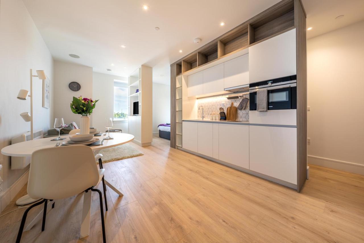 Cozy Apartments - Free Wifi And Parking Onsite Feltham ภายนอก รูปภาพ