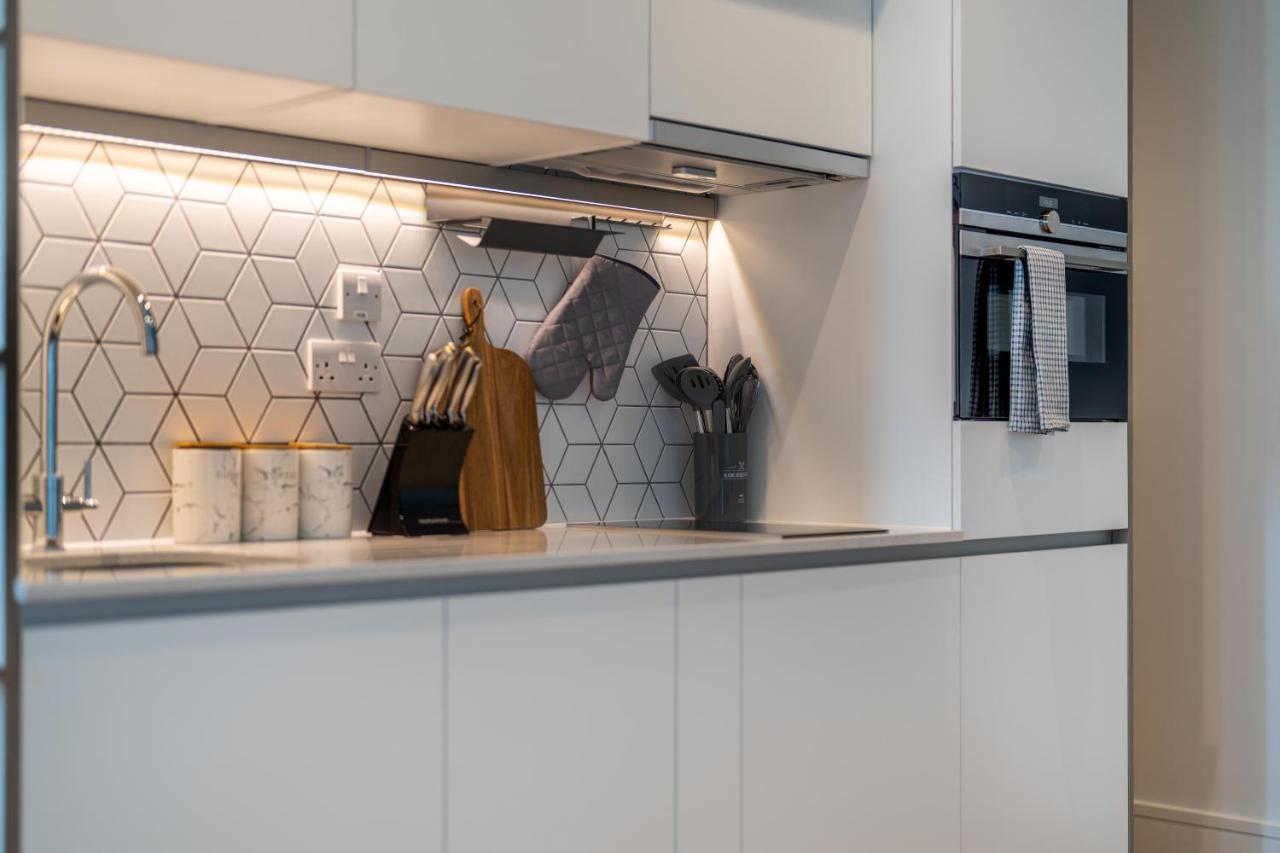 Cozy Apartments - Free Wifi And Parking Onsite Feltham ภายนอก รูปภาพ