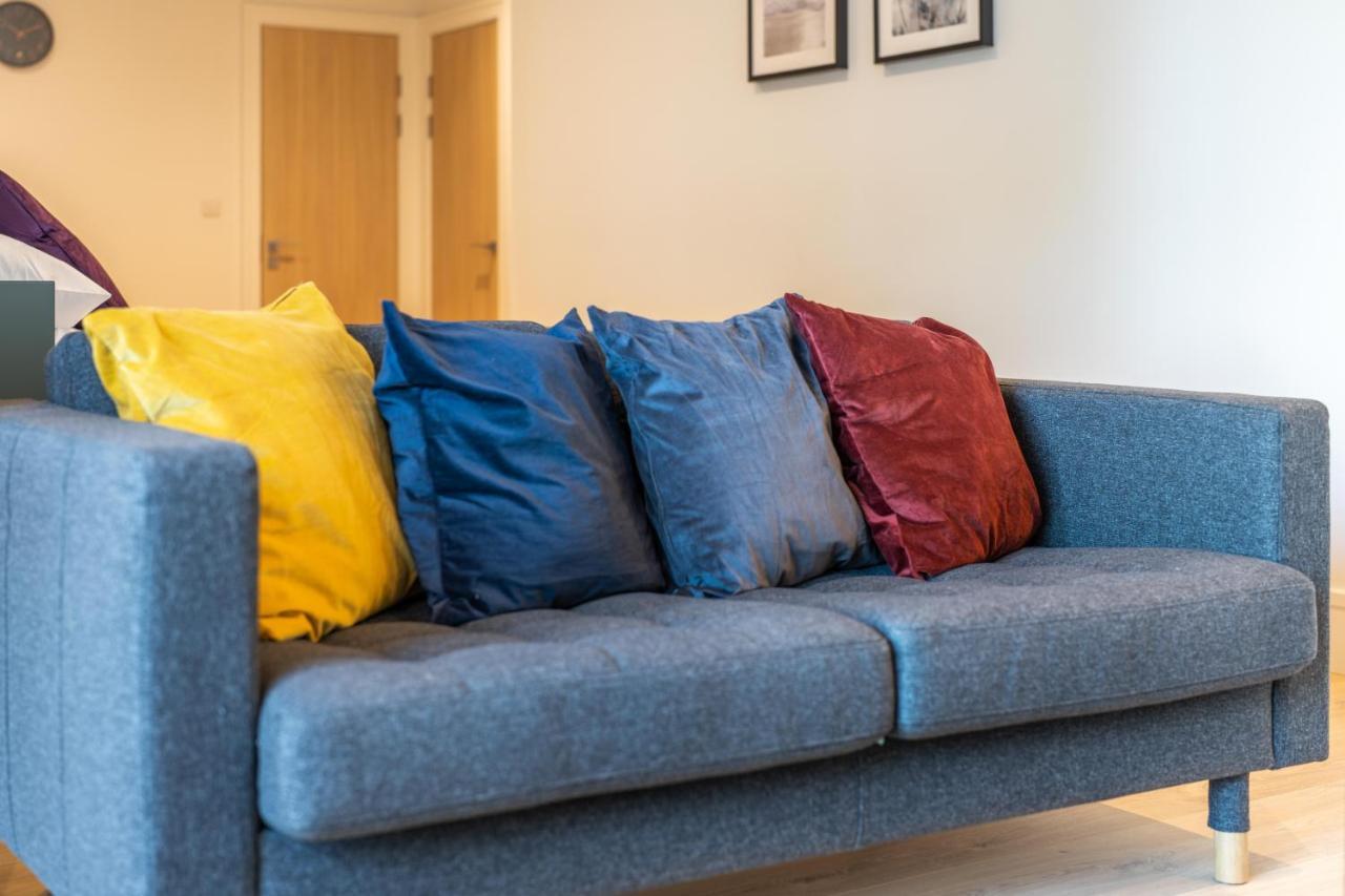 Cozy Apartments - Free Wifi And Parking Onsite Feltham ภายนอก รูปภาพ
