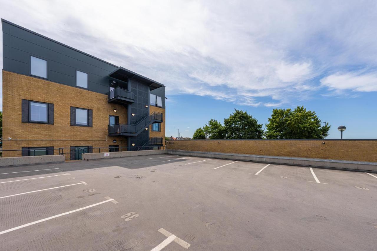 Cozy Apartments - Free Wifi And Parking Onsite Feltham ภายนอก รูปภาพ